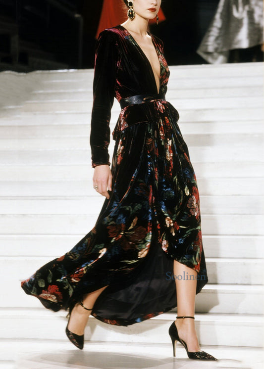 Elegante vestido de terciopelo con estampado asimétrico y escote en V para primavera