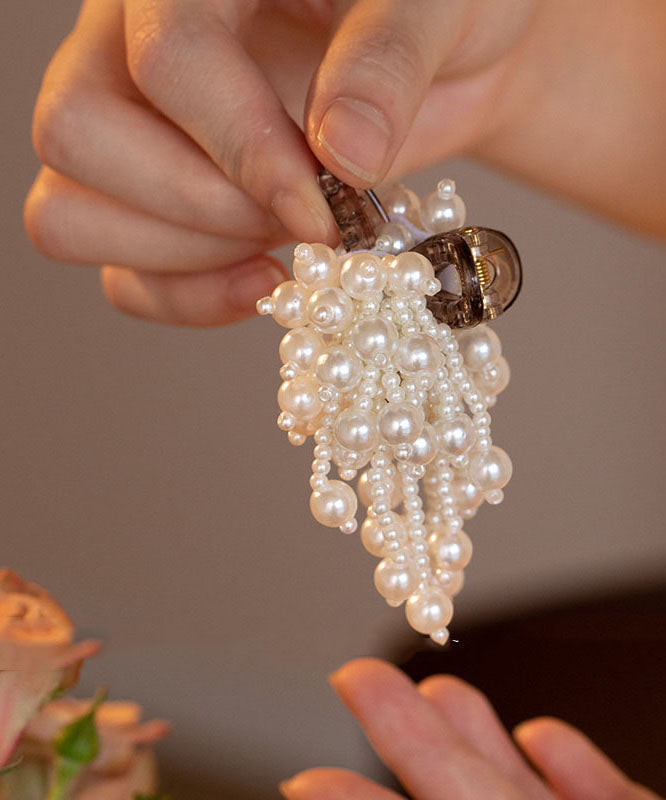 Elegante Haarnadel mit weißer Acryllegierung und Perlenquaste