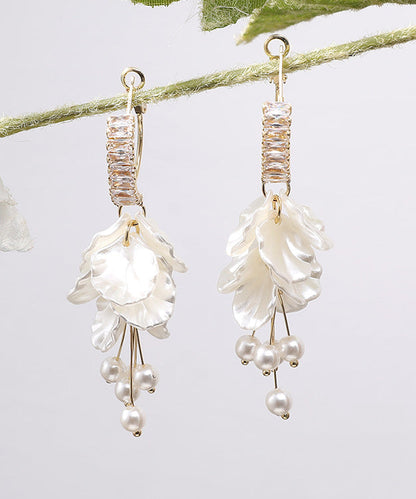 Elegantes pendientes colgantes con borlas florales de perlas y circonitas doradas de aleación blanca