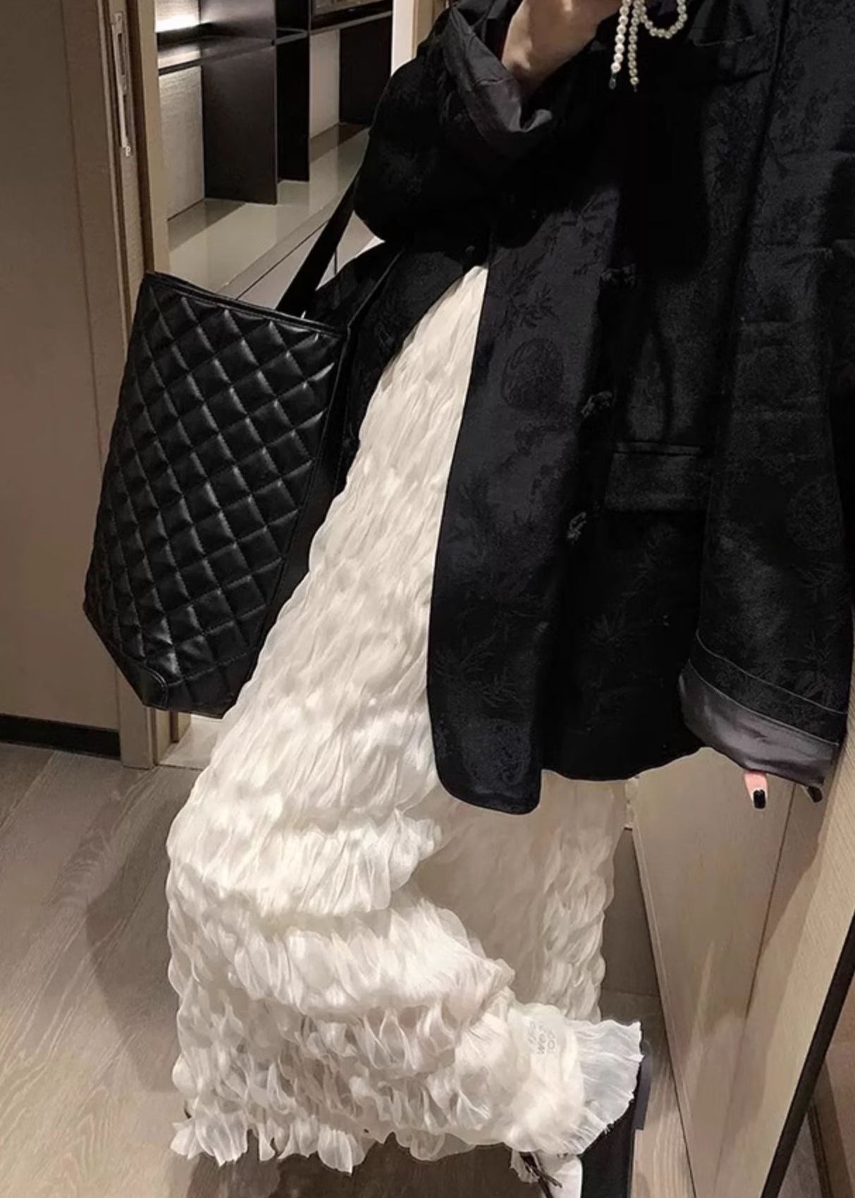 Falda elegante de tul blanco arrugado con cintura elástica sólida para primavera