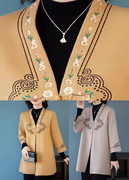 Eleganter gelber Wollmantel mit V-Ausschnitt, Taschen und Dreiviertelärmeln