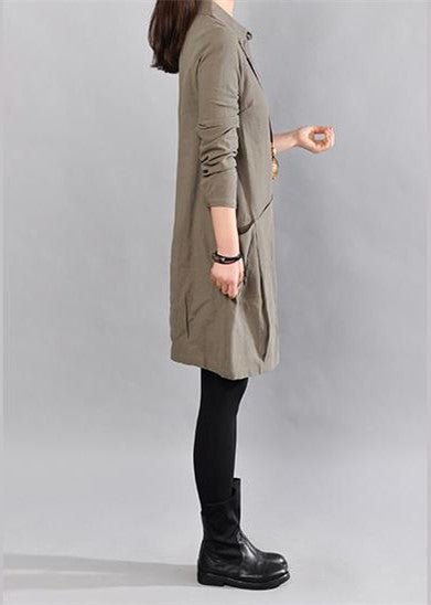 Elegantes knielanges Leinenkleid in Armeegrün. Locker sitzende Hemdkleider aus Baumwolle, Vintage, große Taschen, langärmelige Baumwollkleider