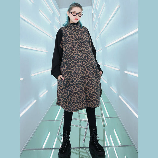 Eleganter Mantel mit Blumenmuster Locker sitzender Stehkragenmantel Neuer langer Mantel mit Patchworktaschen