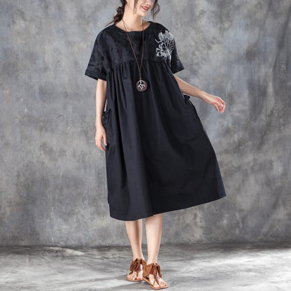 Elegante lange Baumwollkleider Locker sitzendes, lockeres Kurzarm-Plissee-Kleid mit Rundhalsausschnitt in Schwarz