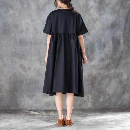 Elegante lange Baumwollkleider Locker sitzendes, lockeres Kurzarm-Plissee-Kleid mit Rundhalsausschnitt in Schwarz