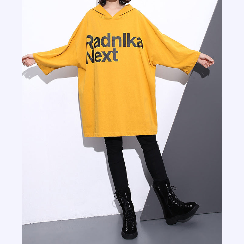 Elegantes gelbes T-Shirt aus natürlicher Baumwolle, trendiges Plus-Size-Reisekleidungsstück mit Kapuze, Vintage-Rückseite offen, Baumwoll-T-Shirt
