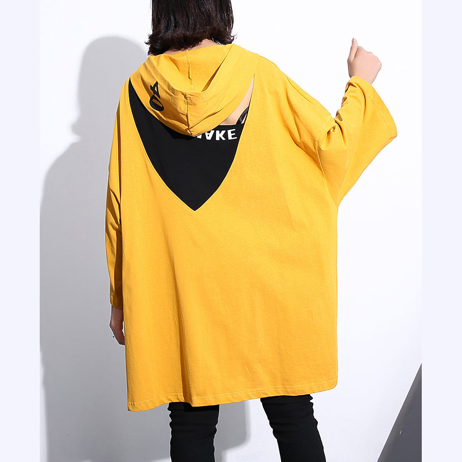 Elegantes gelbes T-Shirt aus natürlicher Baumwolle, trendiges Plus-Size-Reisekleidungsstück mit Kapuze, Vintage-Rückseite offen, Baumwoll-T-Shirt
