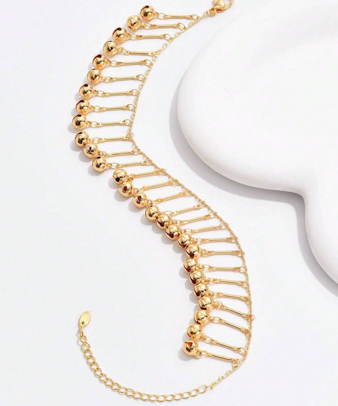 Modische Fußkettchen aus Goldlegierung mit Glockenmuster, Quasten und Aushöhlung