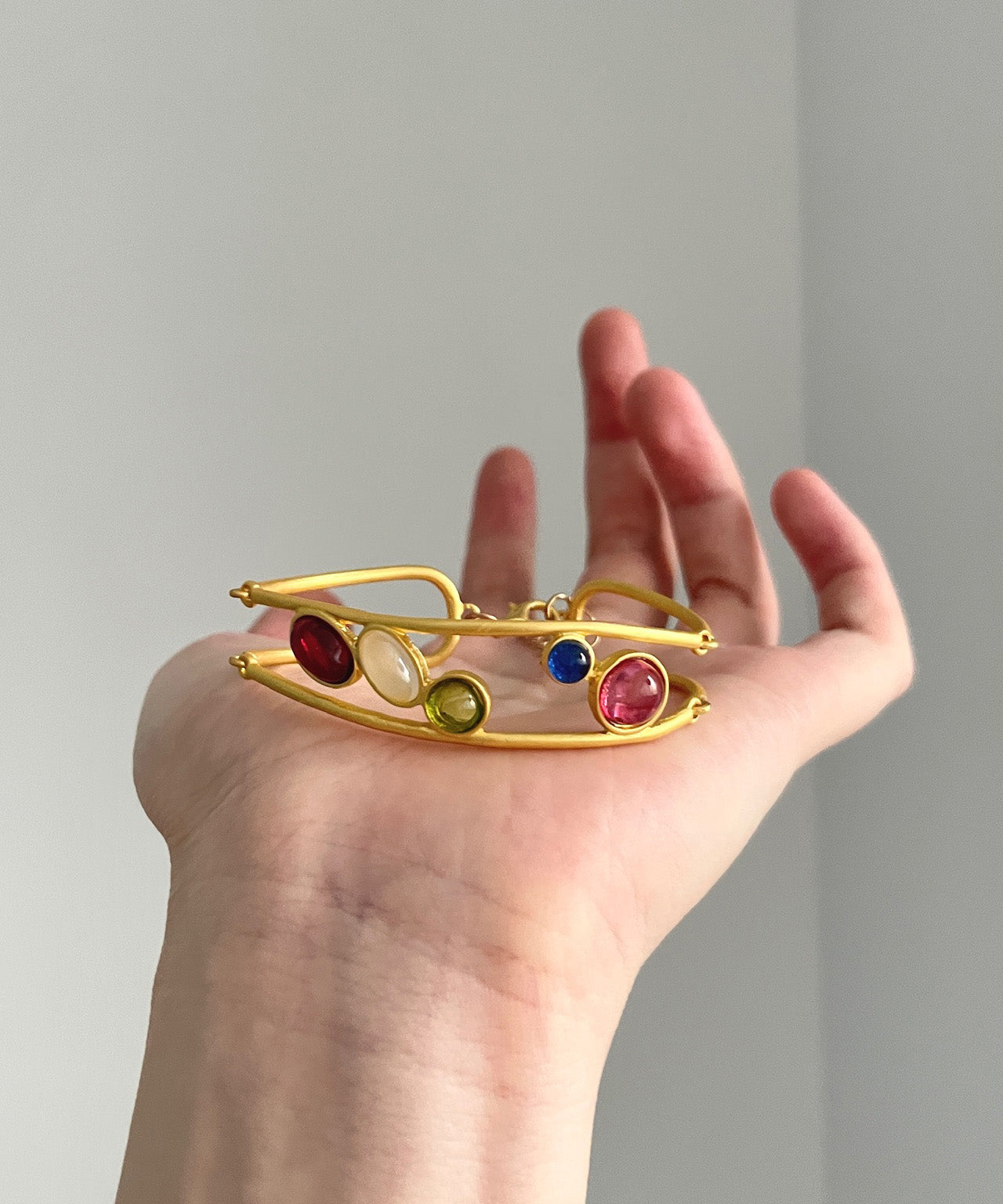 Pulsera de aleación de cobre y oro con diamantes ahuecados