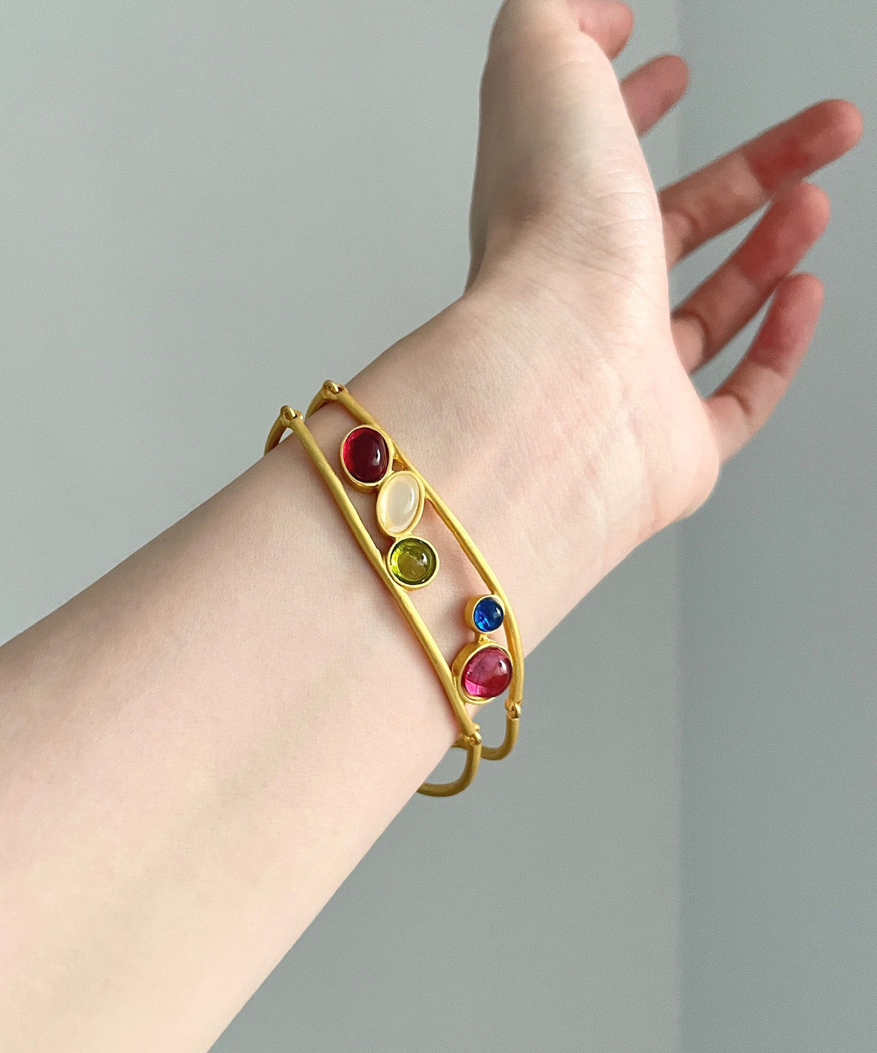 Pulsera de aleación de cobre y oro con diamantes ahuecados
