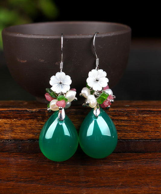 Pendientes colgantes de plata verde con incrustaciones de concha, flor de calcedonia y perla.
