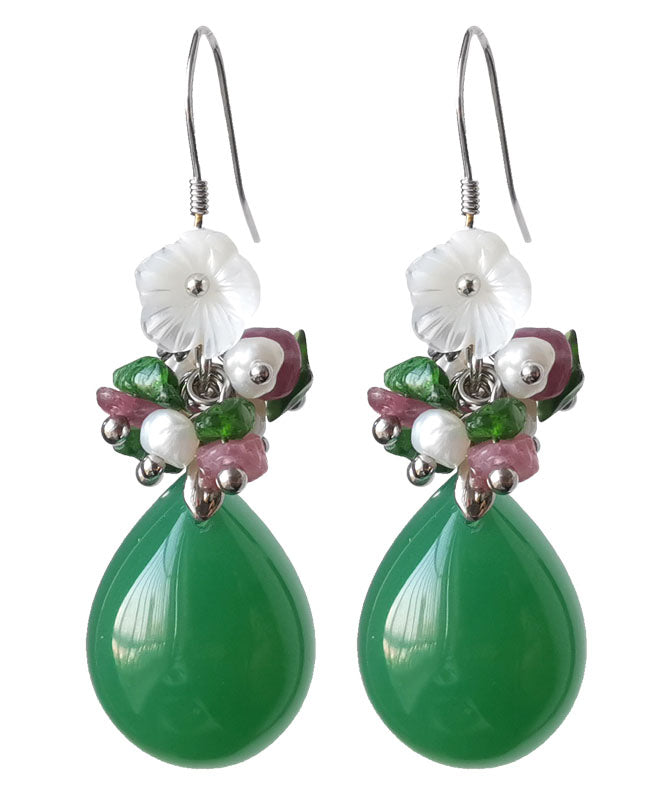 Pendientes colgantes de plata verde con incrustaciones de concha, flor de calcedonia y perla.