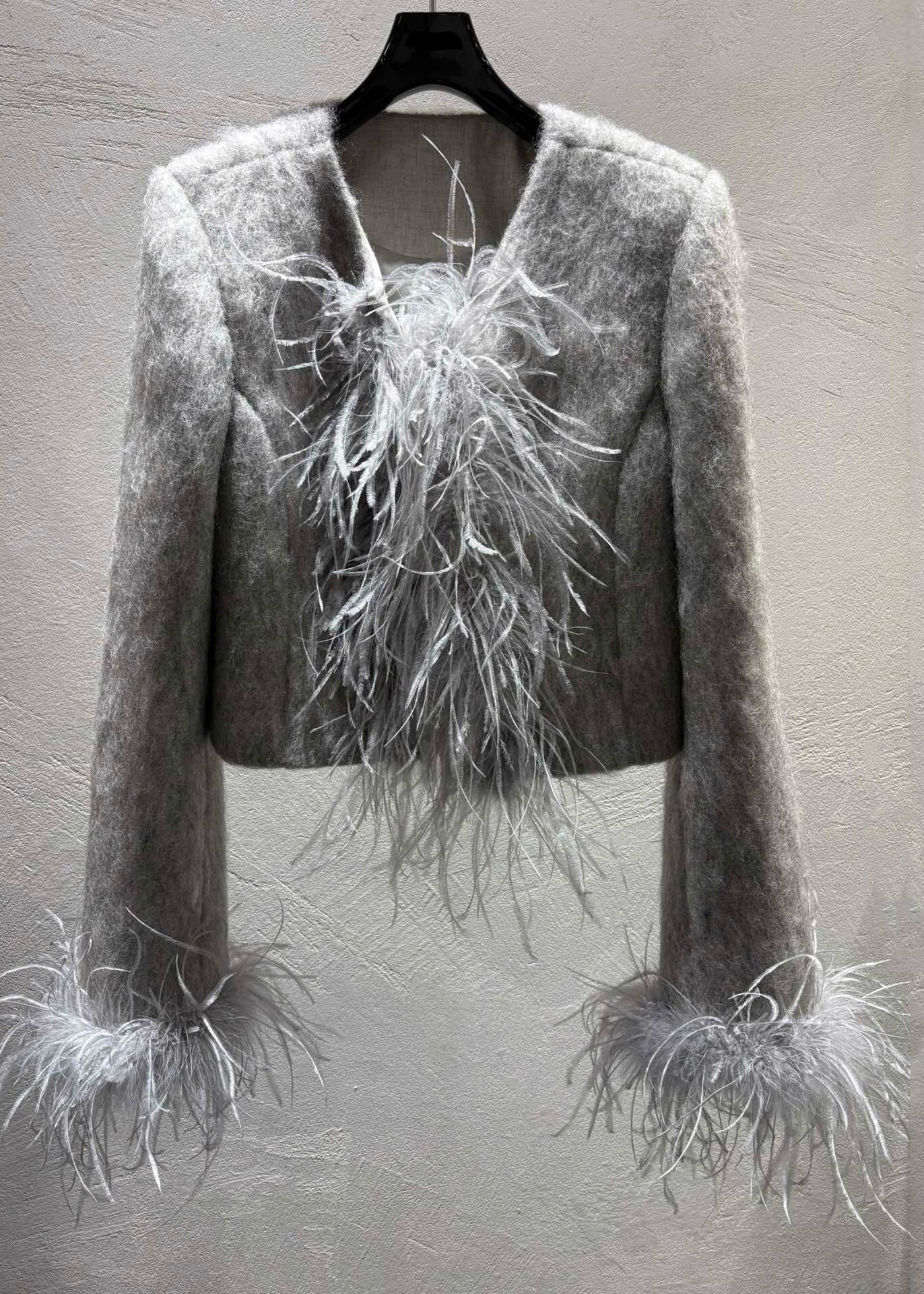 Modische graue Wollmäntel mit Feder-Patchwork-Design für den Winter