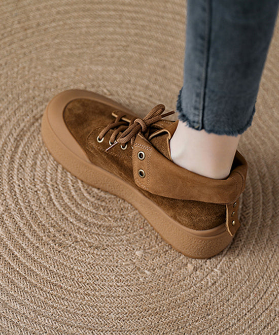 Botas de ante color caqui con cordones y empalmes