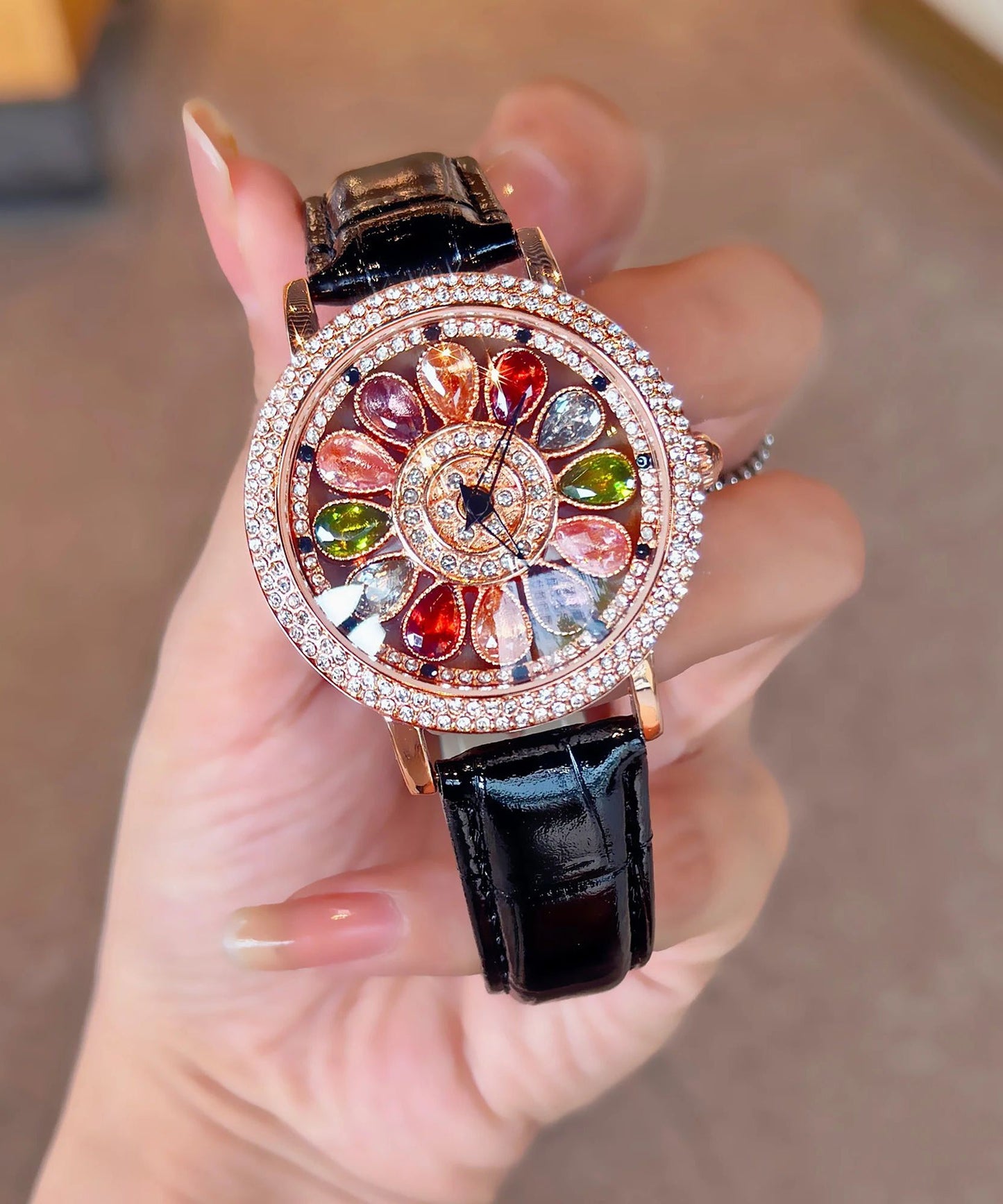 Fashion Leather Dazzling And Women's Quartz Watch With Color