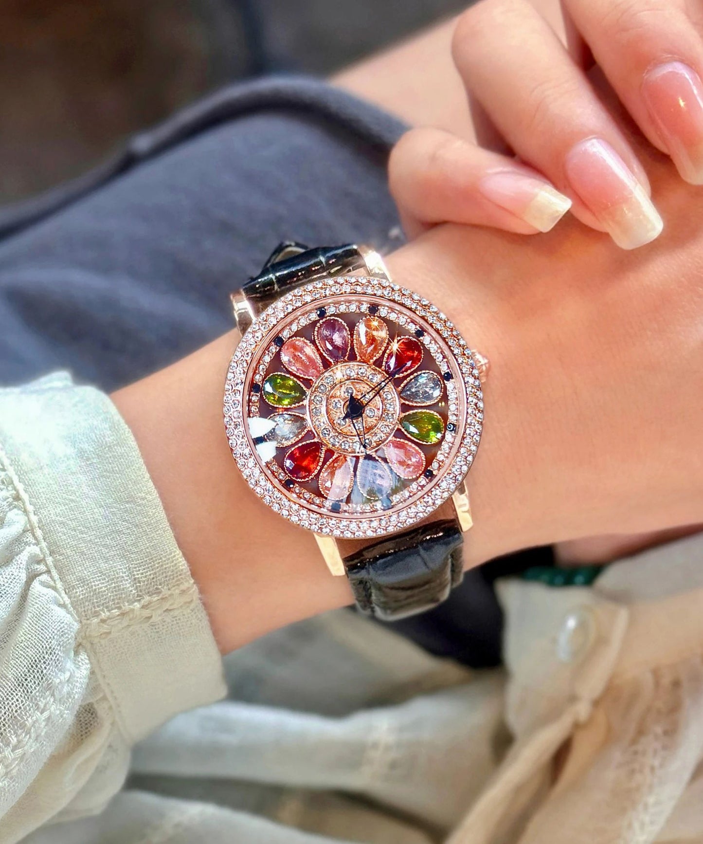 Fashion Leather Dazzling And Women's Quartz Watch With Color