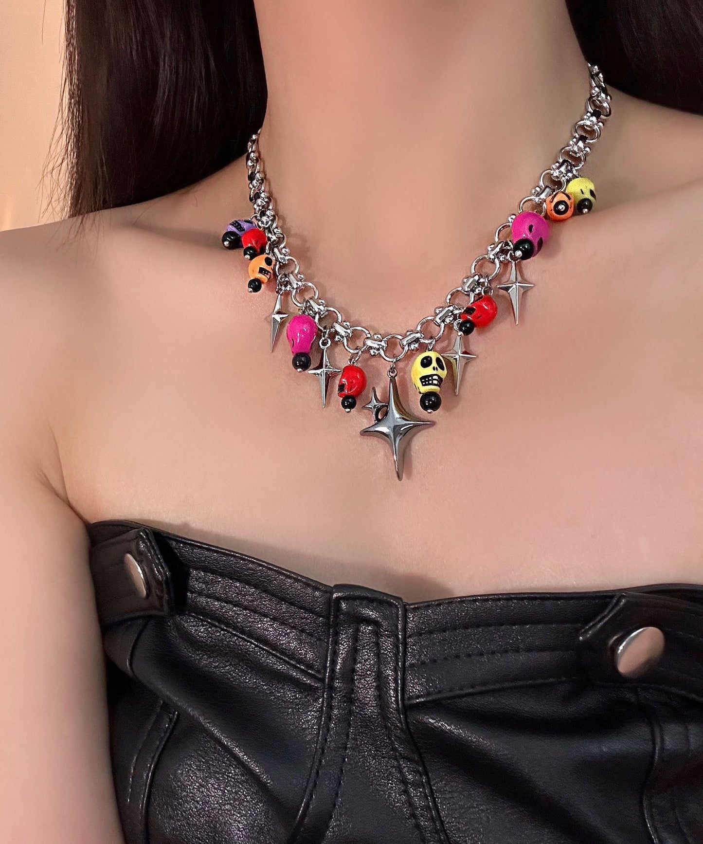 Modische Regenbogen-Legierung Acryl farbige Skelett Lariat Halskette