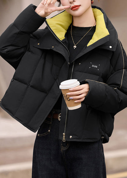 Modischer roter Oversize-Daunenmantel für den Winter