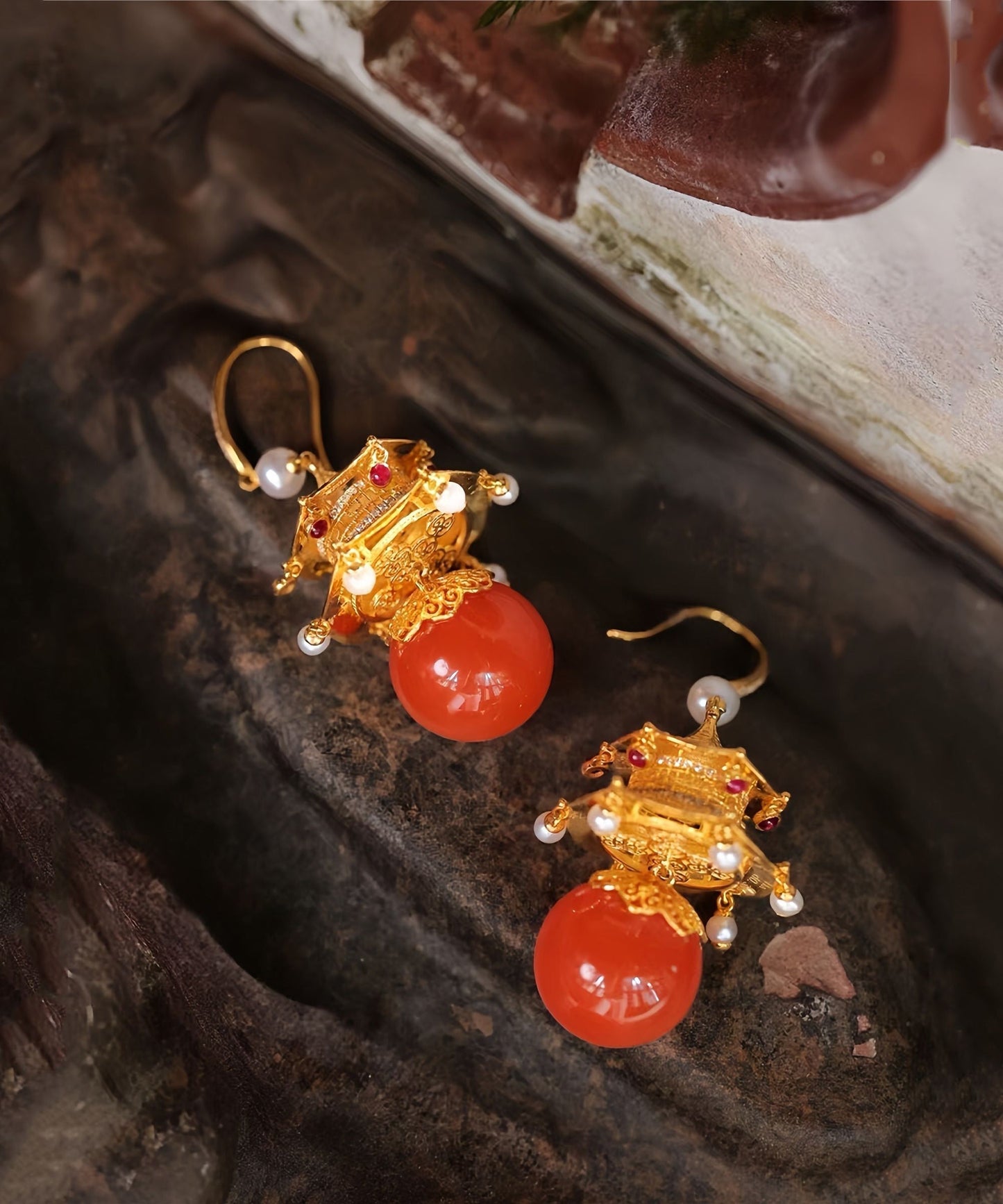 Pendientes colgantes de plata de ley roja con ágata dorada y perla de pabellón