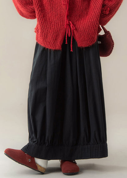 Modisches zweiteiliges Set aus rotem Strickpullover und Rock mit V-Ausschnitt und Blumenmuster für den Winter