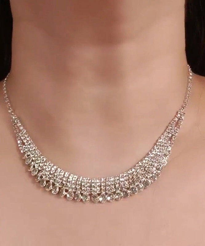 Collar con colgante de circonita y aleación de seda de moda