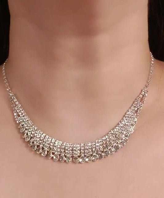 Collar con colgante de circonita y aleación de seda de moda