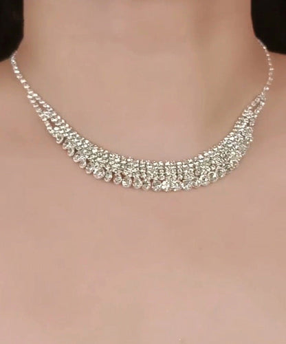 Collar con colgante de circonita y aleación de seda de moda