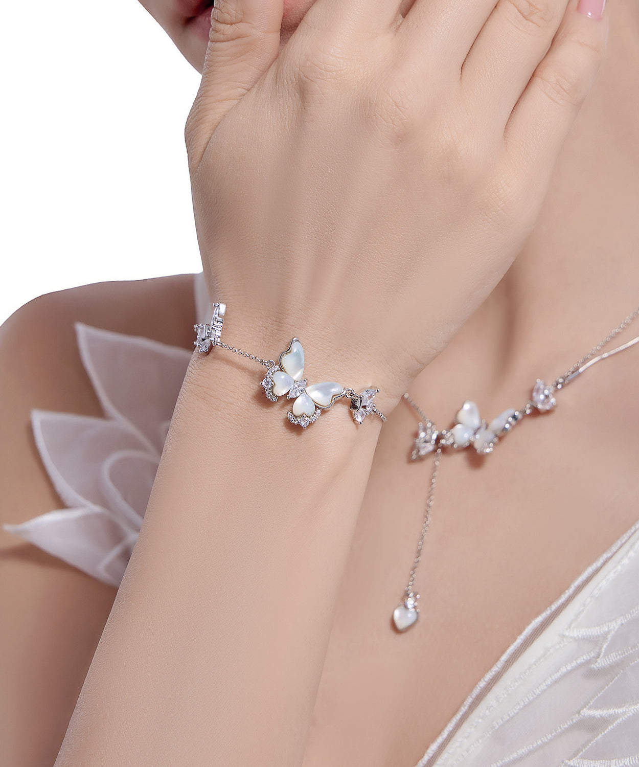 Fashion Silk Copper Alloy Zircon Butterfly Charm Bracelet