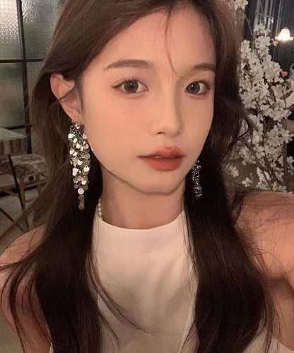 Modische Ohrringe mit Pailletten und Quaste aus Seide und Metalllegierung