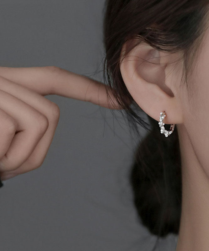 Pendientes de perlas de plata de ley con diseño de seda de moda