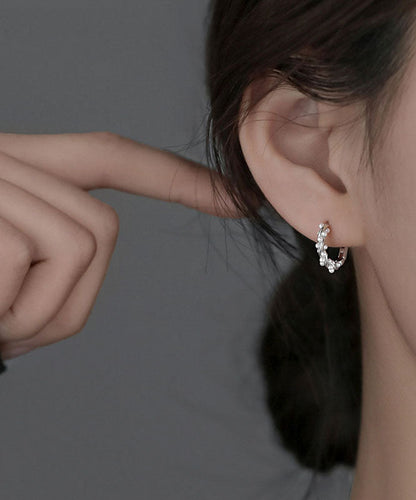 Pendientes de perlas de plata de ley con diseño de seda de moda