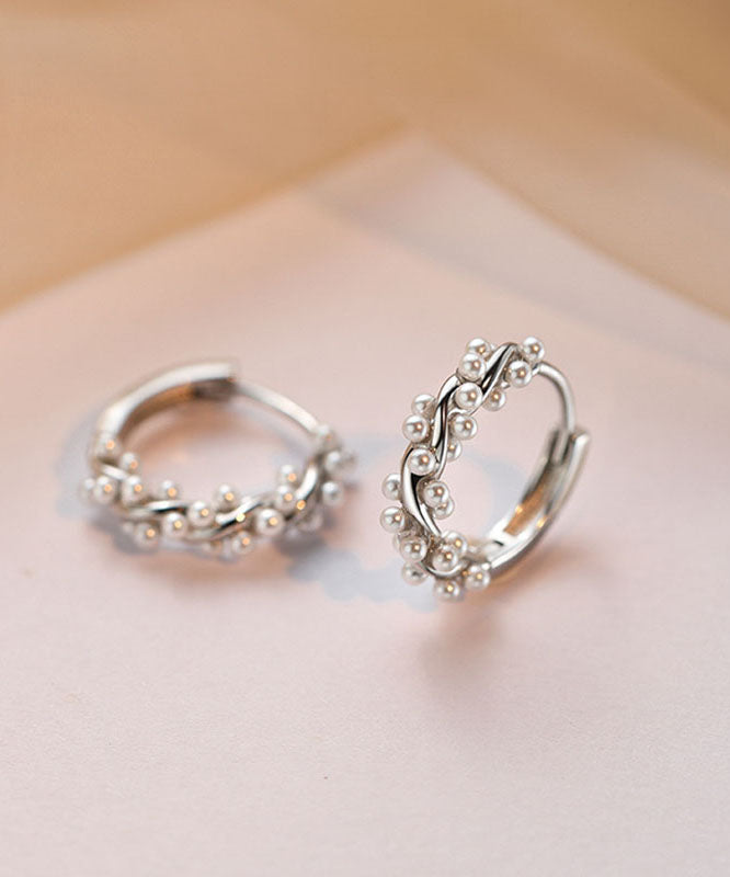 Pendientes de perlas de plata de ley con diseño de seda de moda