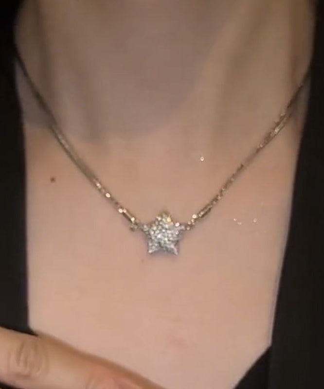 Collar con colgante de estrella de cinco puntas de circonita y plata de ley de seda de moda