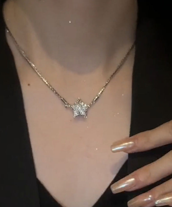 Collar con colgante de estrella de cinco puntas de circonita y plata de ley de seda de moda