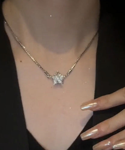 Collar con colgante de estrella de cinco puntas de circonita y plata de ley de seda de moda