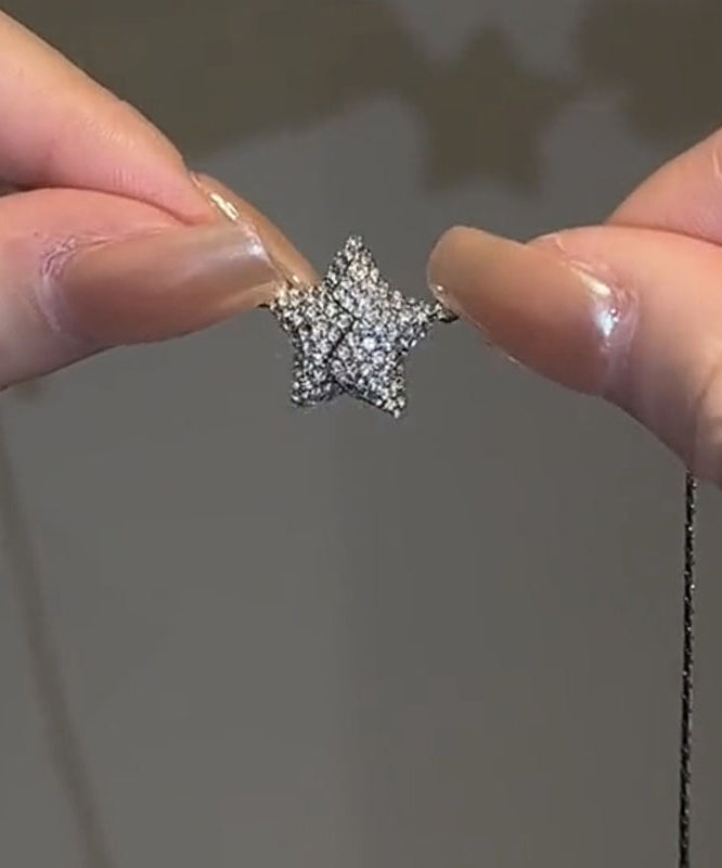 Collar con colgante de estrella de cinco puntas de circonita y plata de ley de seda de moda