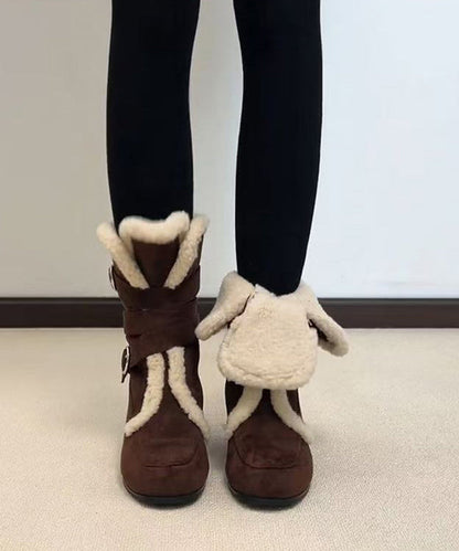 Modische Stiefel mit Zierelementen, kaffeebraunes Wildleder, flauschiges Wollfutter