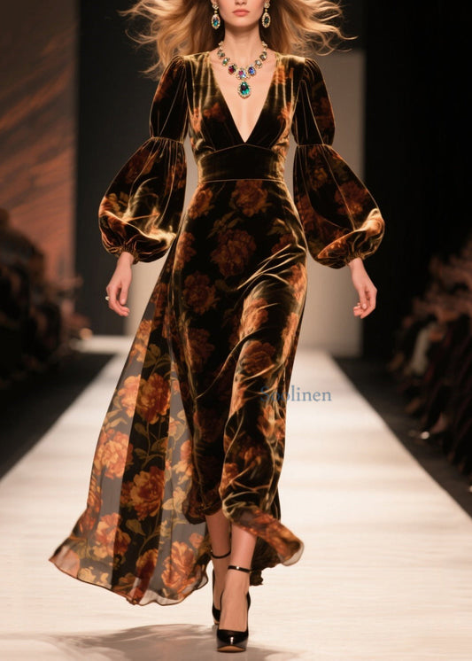 Vestido de terciopelo con cuello en V y mangas farol hasta el tobillo