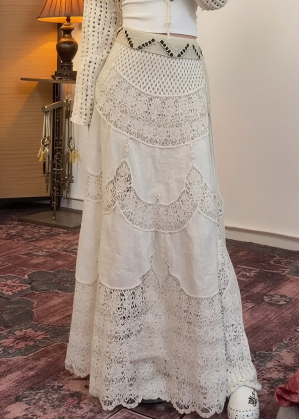 Modische weiße A-Linien-Röcke mit hohem Bund und Patchwork-Spitze im Frühlings-Look