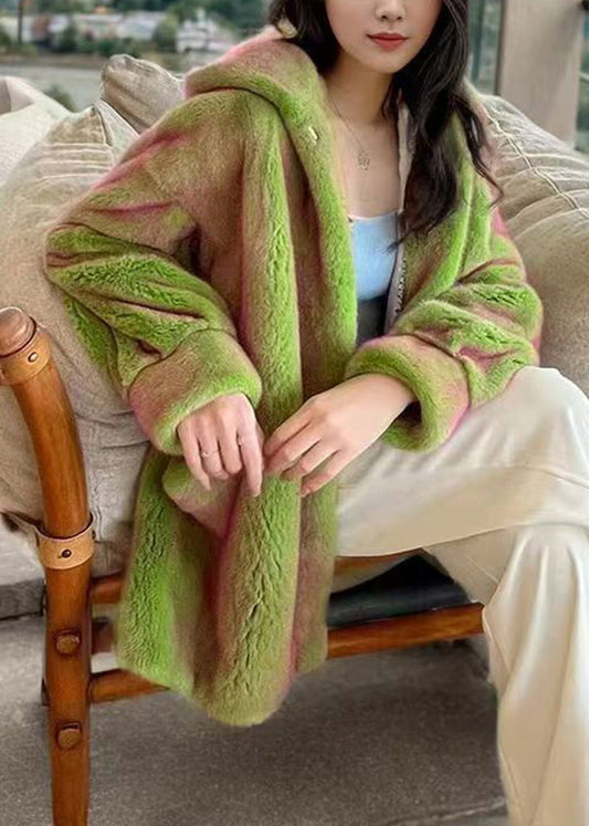 Modischer, flauschiger Wintermantel aus dickem, warmem Pelz