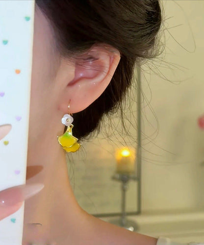 Pendientes colgantes florales con hojas de ginkgo y cobre amarillo dorado