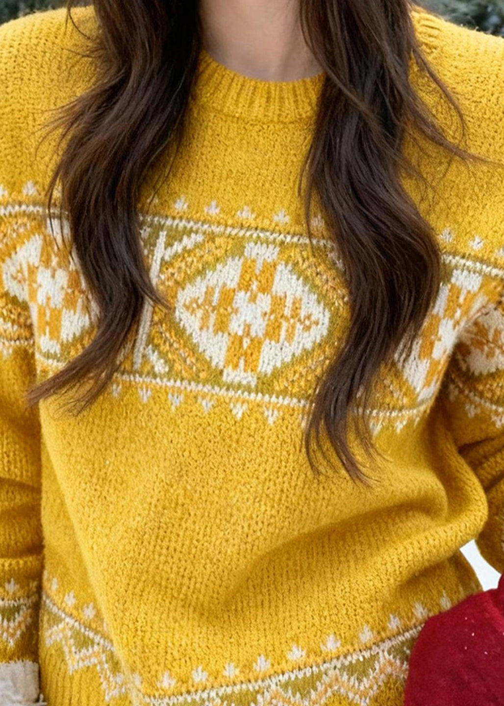 Modische, gelbe, kuschelige, dicke Strickpullover aus bedruckter Baumwolle für den Frühling