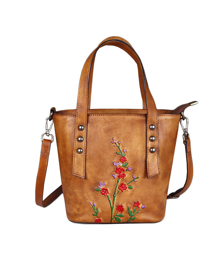 Modische Umhängetasche aus Kalbsleder in Gelb mit Prägung