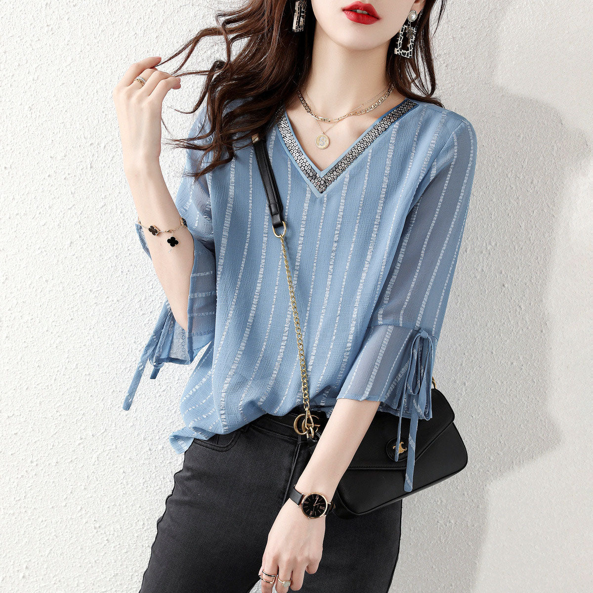 Fashion sky blue Pailletten V-Ausschnitt Jacquard Chiffon Shirt Halbarm