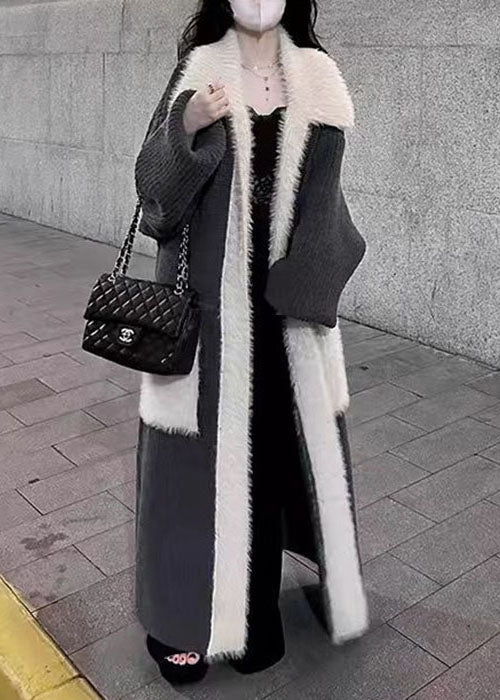 Feiner schwarzer langer Strickcardigan mit Peter-Pan-Kragen, Taschen und Patchwork-Muster aus Nerzhaar für den Winter