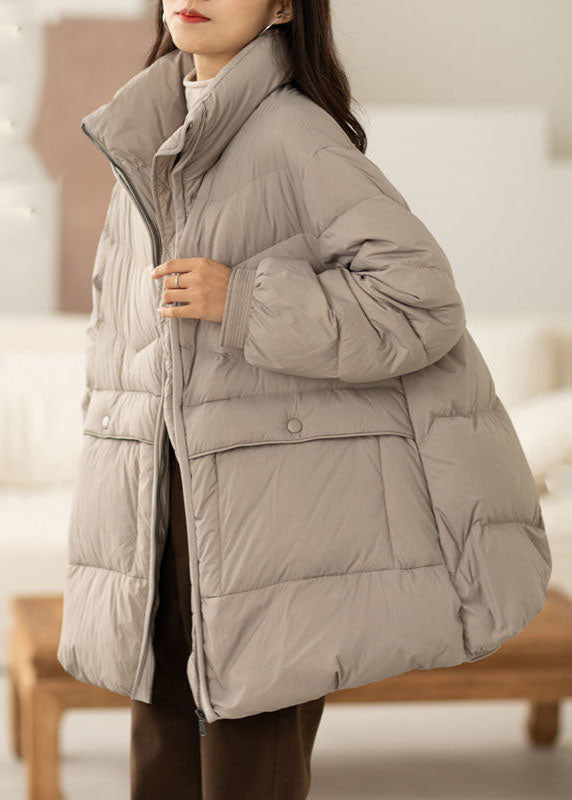 Feiner schwarzer Stehkragen übergroße Taschen Entendaunen Daunenmantel Winter