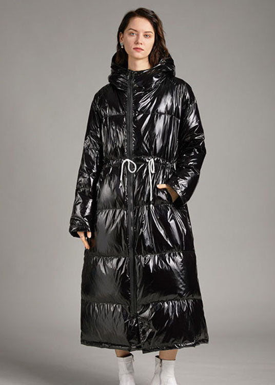 Feine schwarze Winter-Daunenjacke mit Reißverschluss und Taillenbund in Slim Fit