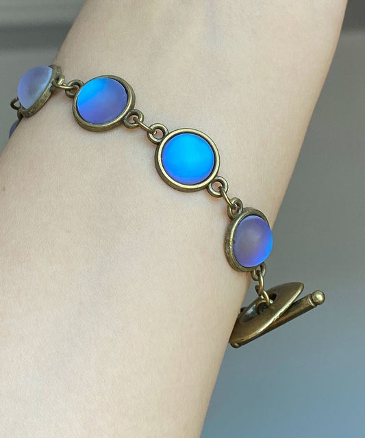 Feines Armband aus blauer Kupferlegierung