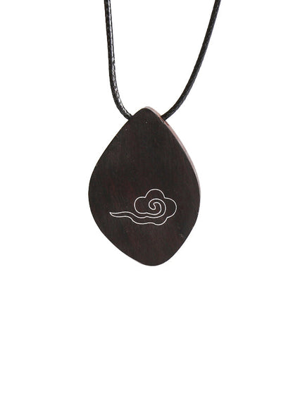 Collar con colgante Xiangyun de sándalo tejido a mano con chocolate fino