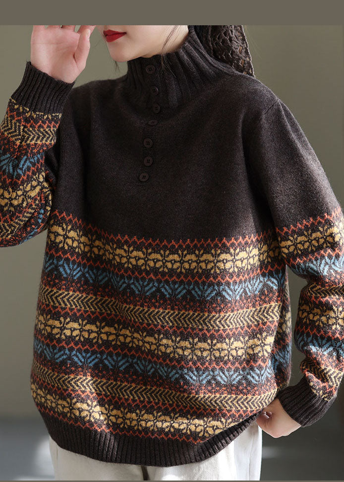 Feines Schokoladen-Rollkragen-Stricktop für den Winter